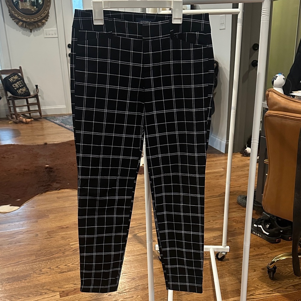 Old Navy Women's Black Checkered Pants
